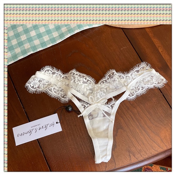 For Love & Lemons Scallop Floral White Lace Cutout Thong Panty, Size XXS… - Picture 8 of 9